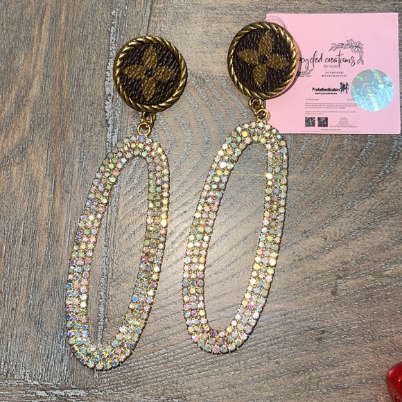 Authentic LV earrings - Picture 1 of 2